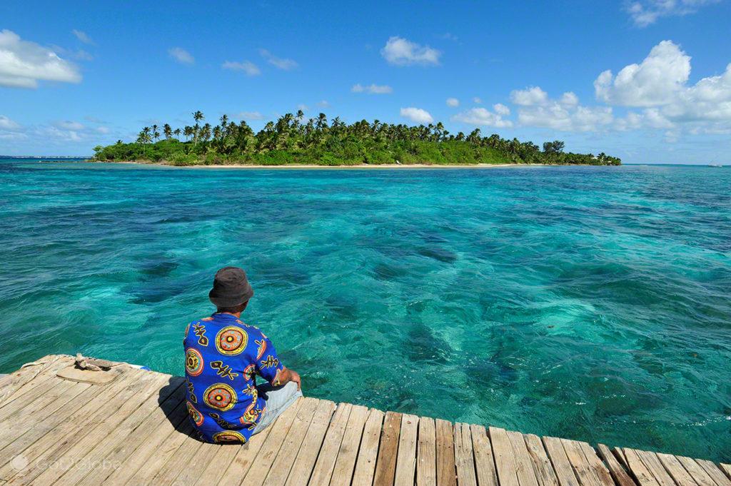 Vista para ilha de Fa, Tonga, Última Monarquia da Polinésia