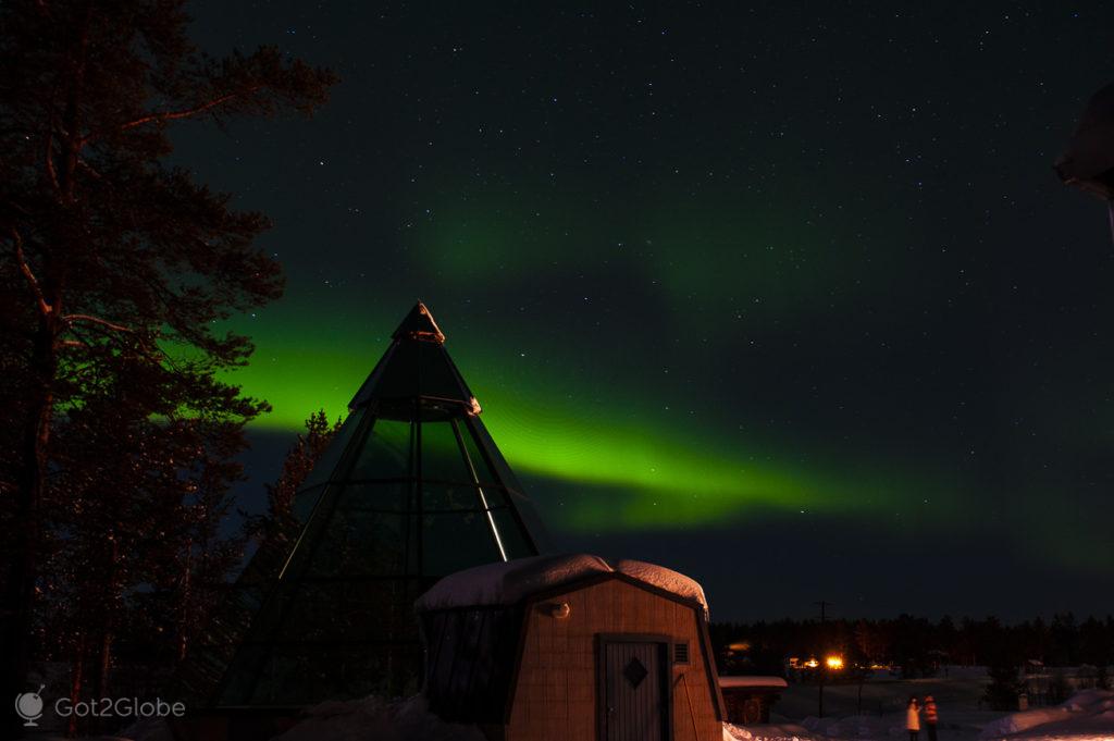 Aurora em Kakslauttanen, Laponia Finlandesa, Finlândia