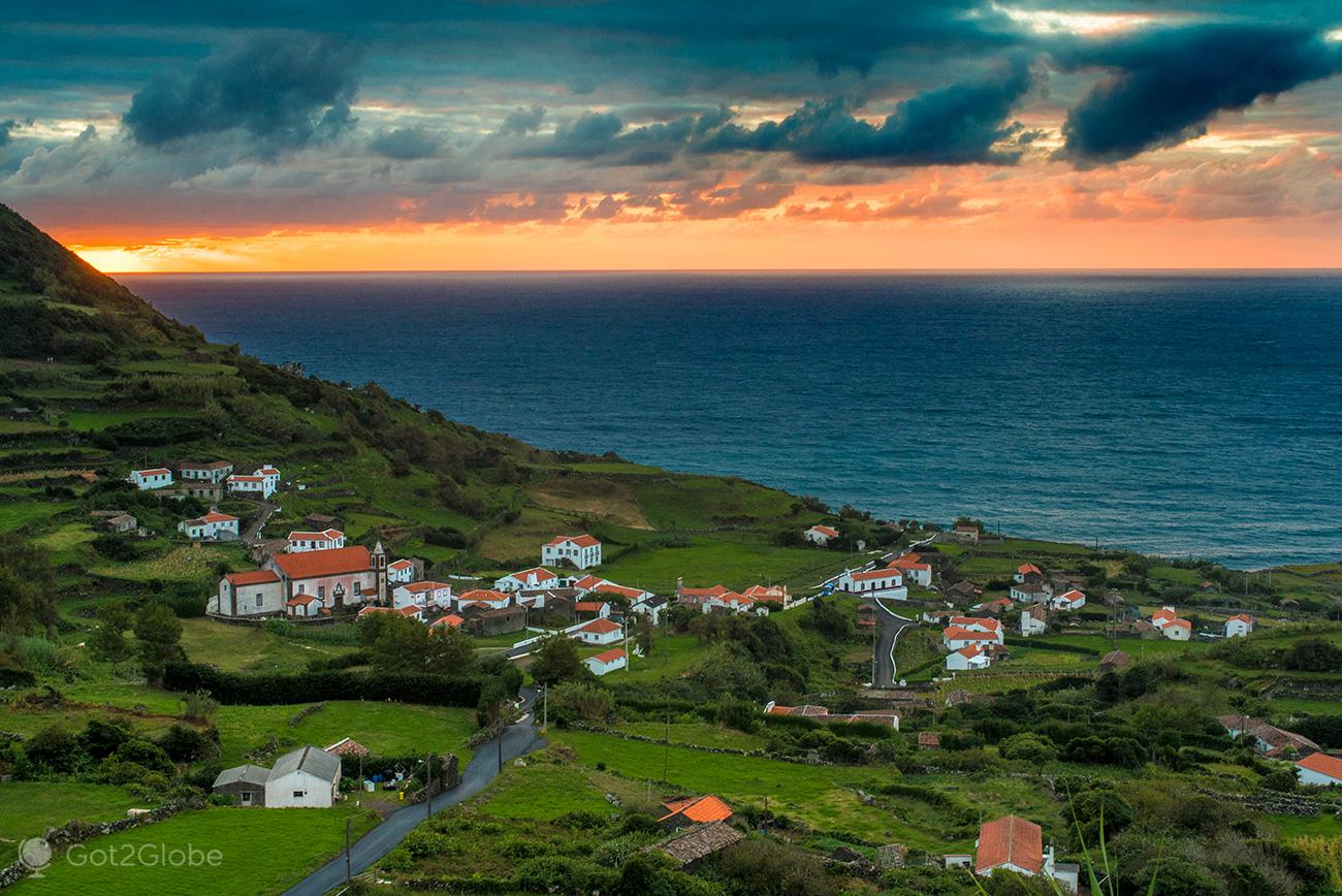 File:-Pôr-do-Sol- restaurant, Fajãzinha, Flores, Azores, Portugal  (PPL3-Altered) julesvernex2.jpg - Wikimedia Commons