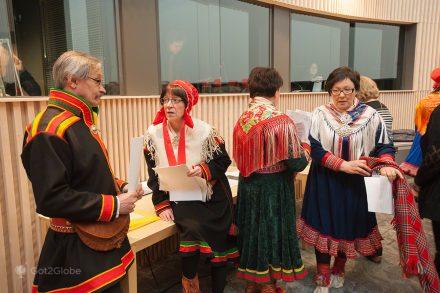 Conversazione tra fotocopie, Inari, Parlamento di Babele della Nazione Sami Lapponia, Finlandia