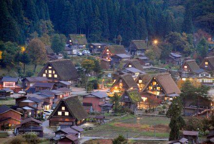 Luzes de Ogimachi, Shirakawa-go, Ogimachi, Japao, Aldeia das Casas em Gassho