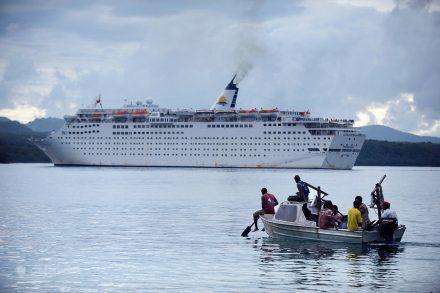 Vanuatu, Cruzeiro em Wala