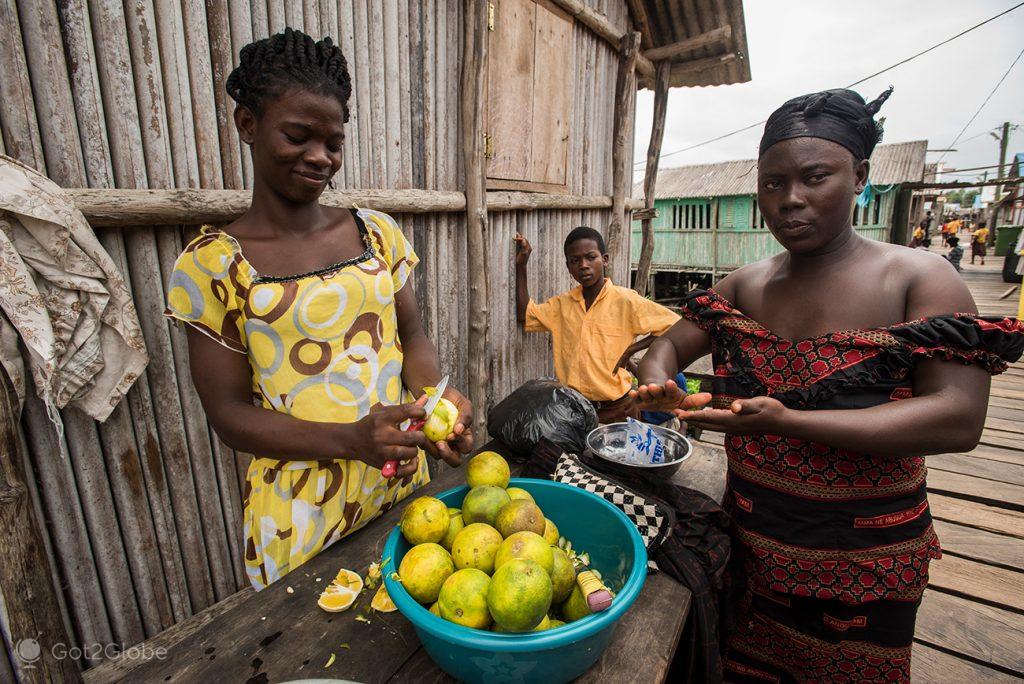 Citrus fruit seller in Nzulezu, Ghana