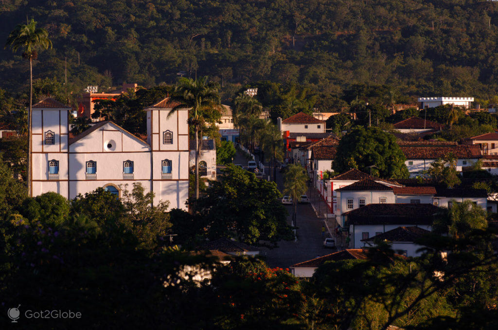 Iglesia de Nossa Senhora do Rosário y casas de Pirenópolis, Goiás, Brasil