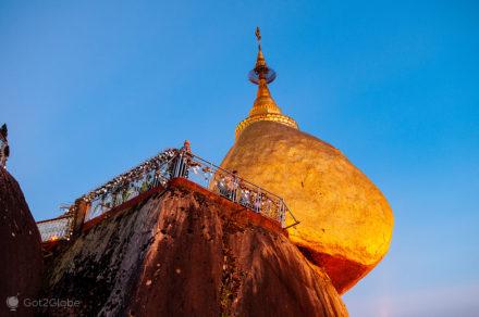 Rocha Dourada de Kyaikhtiyo, Budismo, Myanmar, Birmania