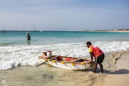 Santa Maria, ilha do Sal, Cabo Verde, Desembarque