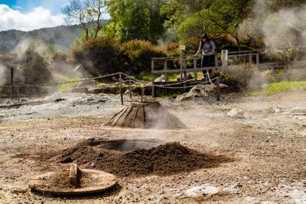 Buracos dos cozidos das Furnas, São Miguel, Açores, Portugal