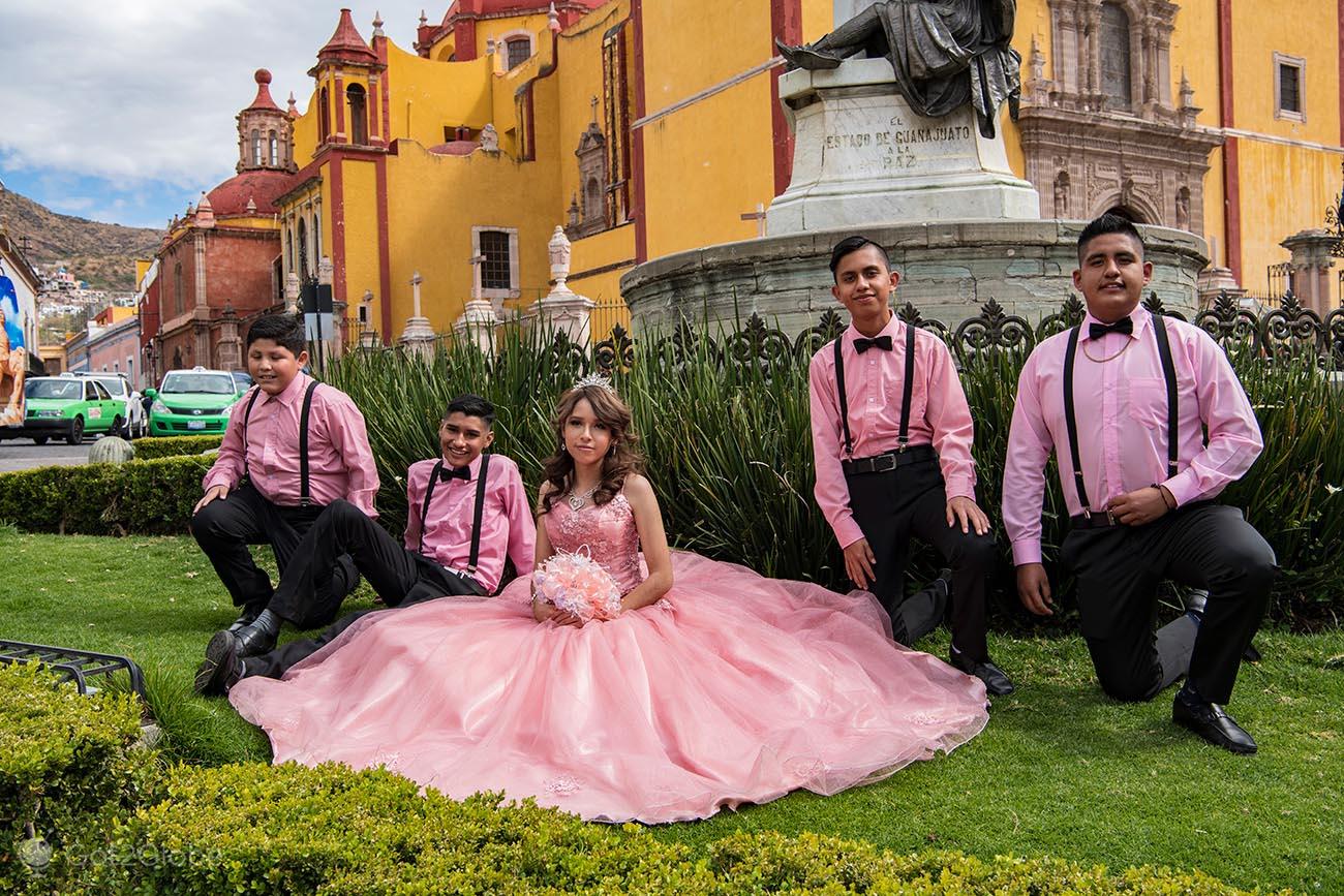Guanajuato, México: Ciudad donde la Plata y el Oro Brillan Multicolores Guanajuato, México: Ciudad donde la Plata y el Oro Brillan Multicolores