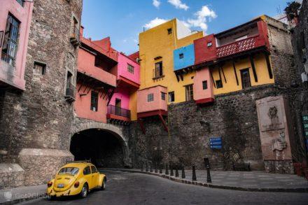 , Mexique, ville d'argent et d'or, maisons au-dessus des tunnels