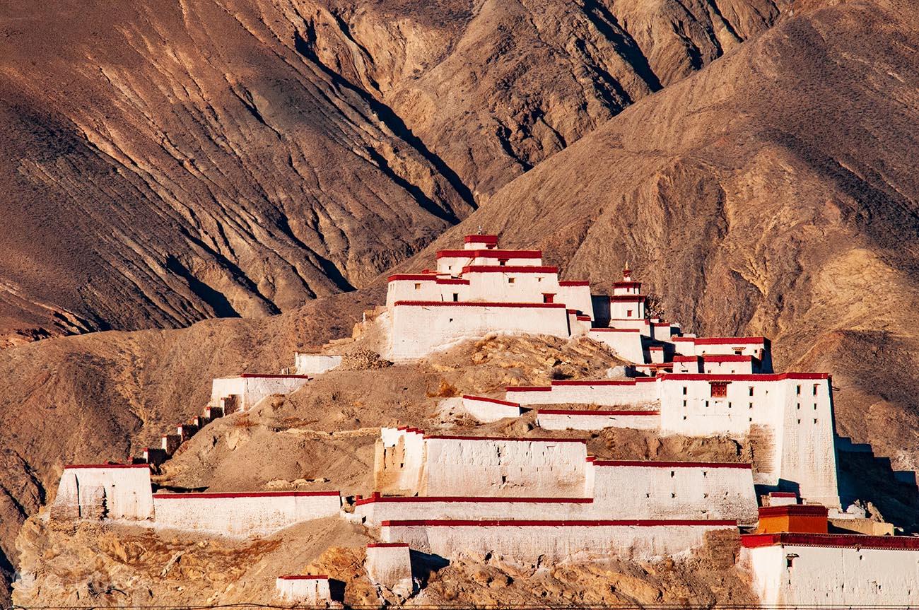 チベットの都市ギャンツェの仏塔の壁画thegreat stupa Gyantse チベットの都市ギャンツェの仏塔の壁画thegreat stupa Gyantse