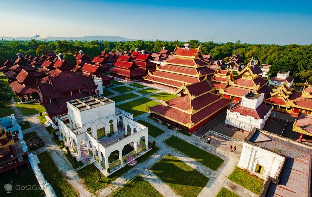 Panorâmica do Palácio Real