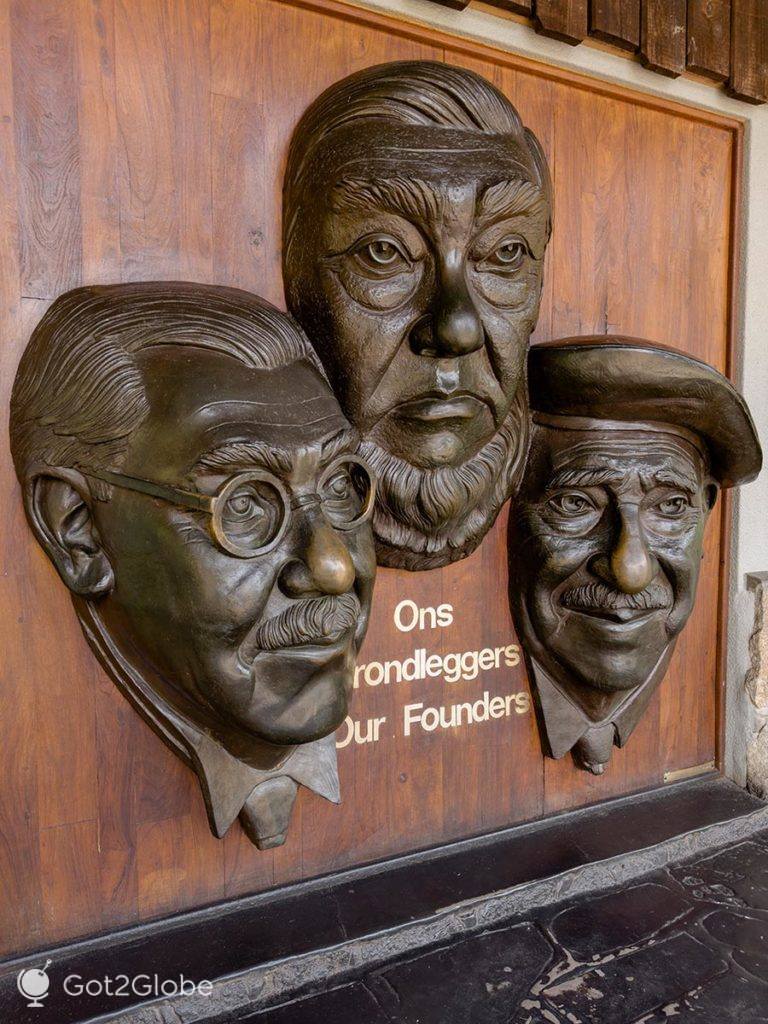 Homenagem aos fundadores do parque mais antigo da África do Sul