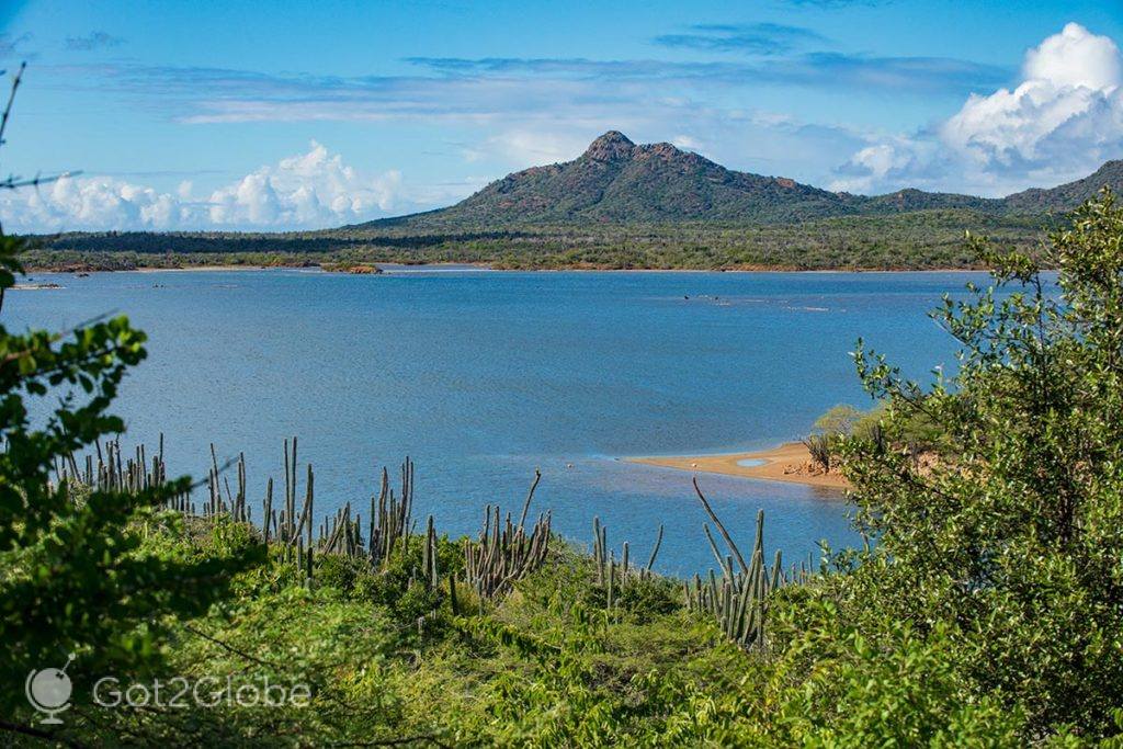 O lago Goto, o maior do do PN Washington Slagbaai