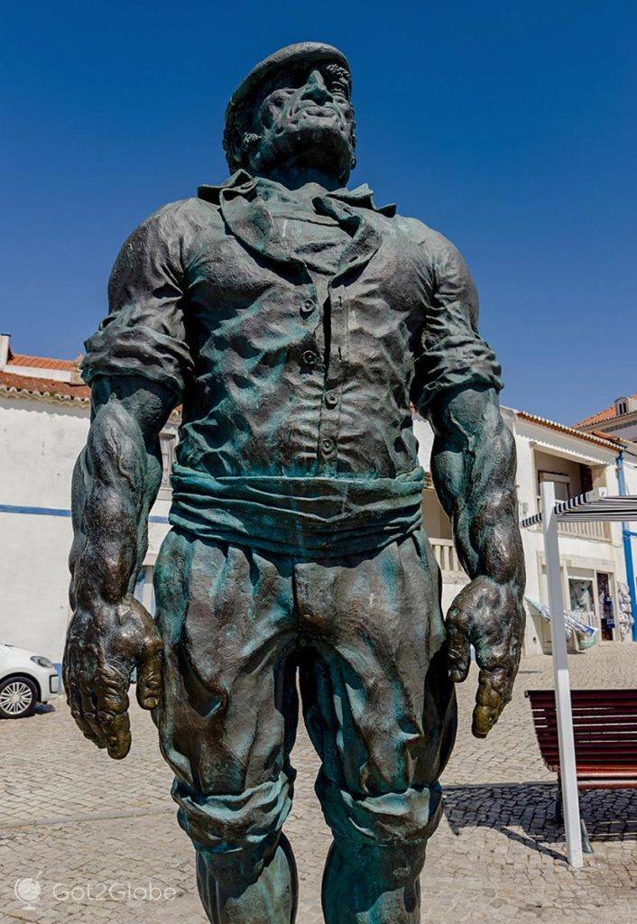 Estátua de homenagem ao Pescador da Ericeira